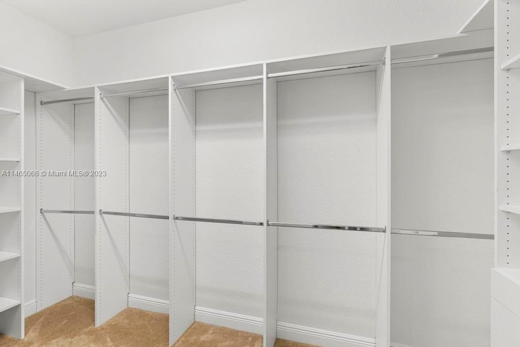 Recently Sold: $1,129,900 (7 beds, 5 baths, 4271 Square Feet)