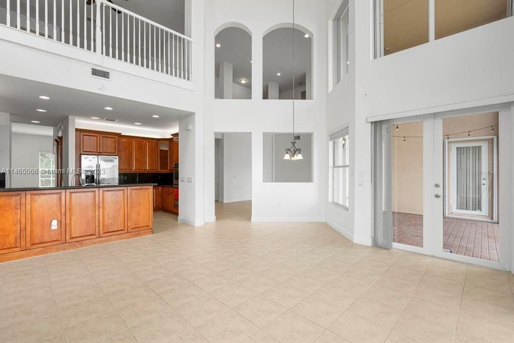 Recently Sold: $1,129,900 (7 beds, 5 baths, 4271 Square Feet)