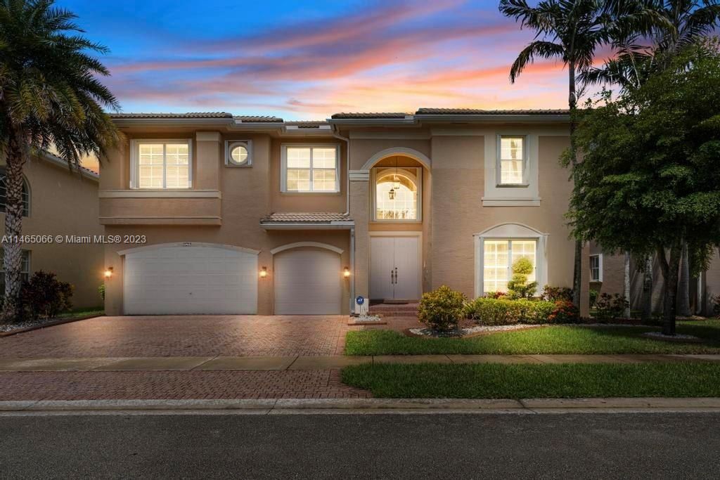 Recently Sold: $1,129,900 (7 beds, 5 baths, 4271 Square Feet)