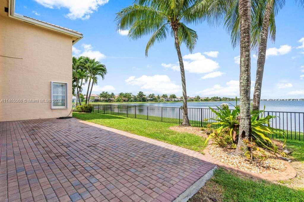 Recently Sold: $1,129,900 (7 beds, 5 baths, 4271 Square Feet)