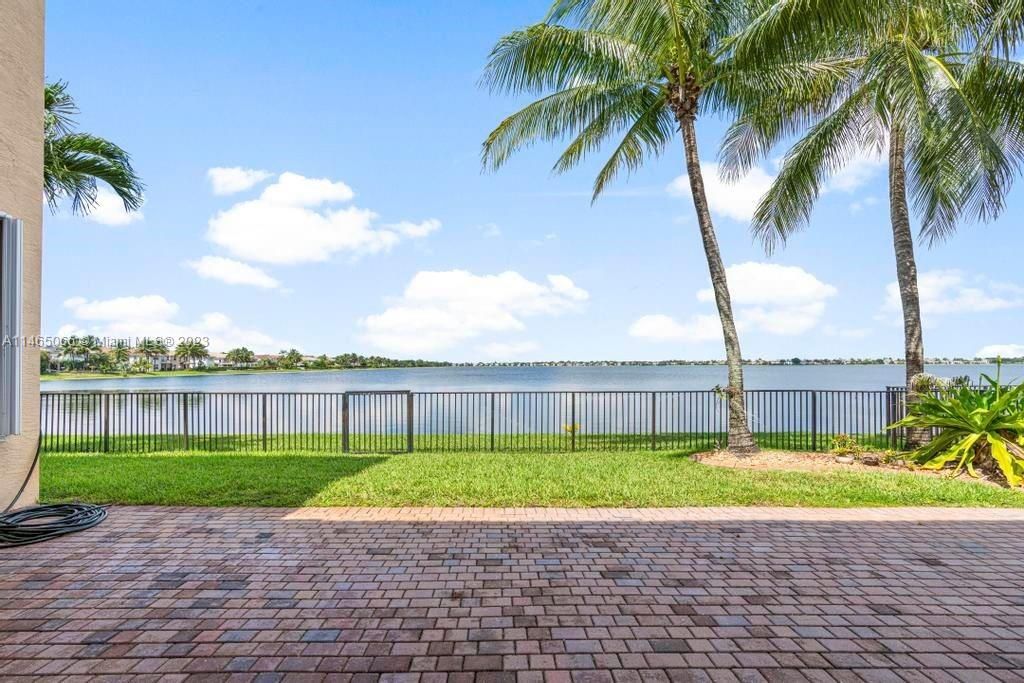 Recently Sold: $1,129,900 (7 beds, 5 baths, 4271 Square Feet)