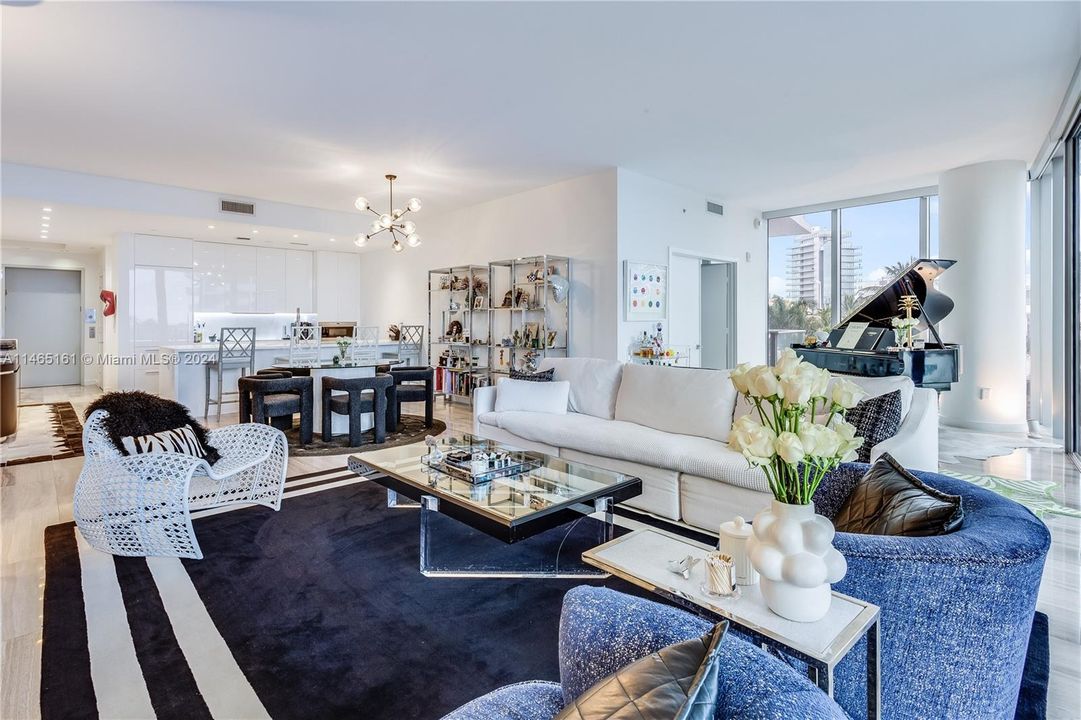 Recently Sold: $3,475,000 (3 beds, 3 baths, 2332 Square Feet)