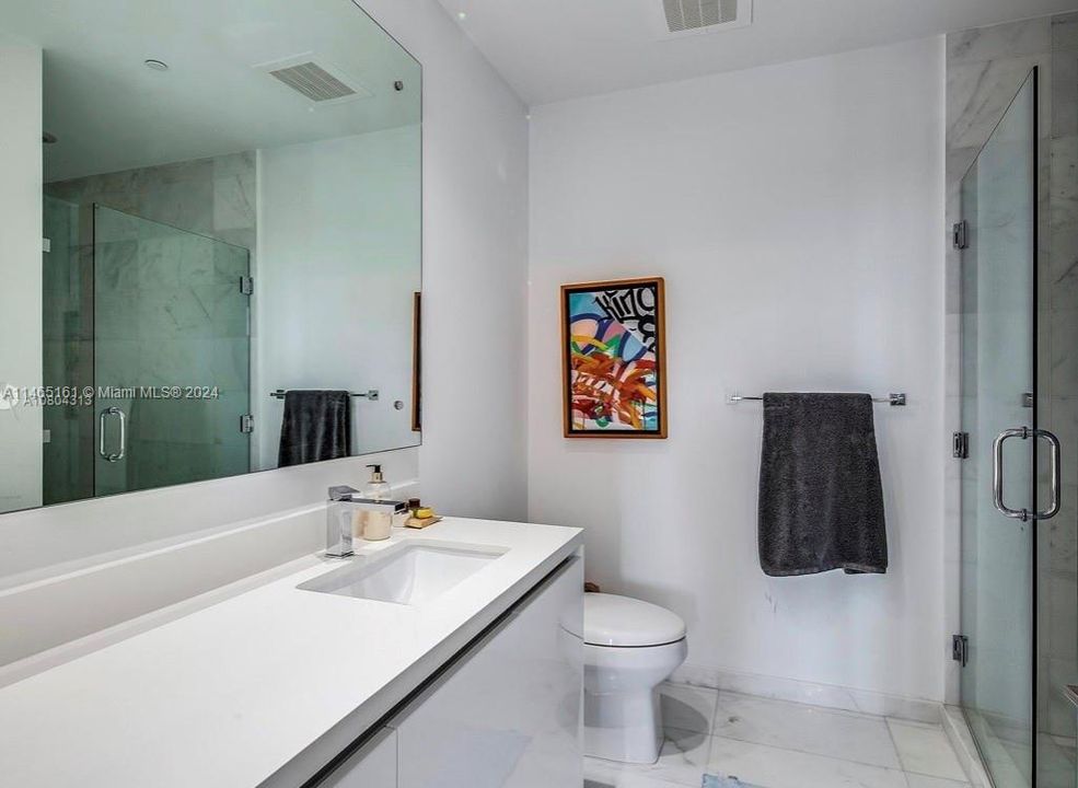 Recently Sold: $3,475,000 (3 beds, 3 baths, 2332 Square Feet)