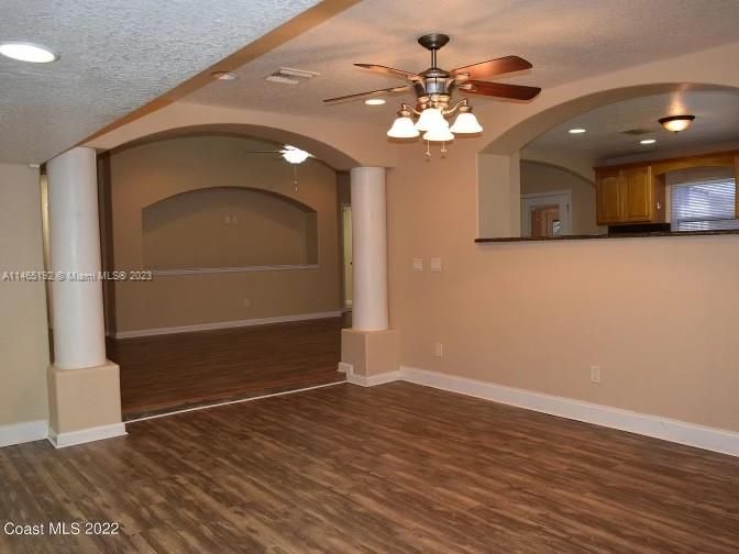 Recently Rented: $1,900 (3 beds, 2 baths, 0 Square Feet)