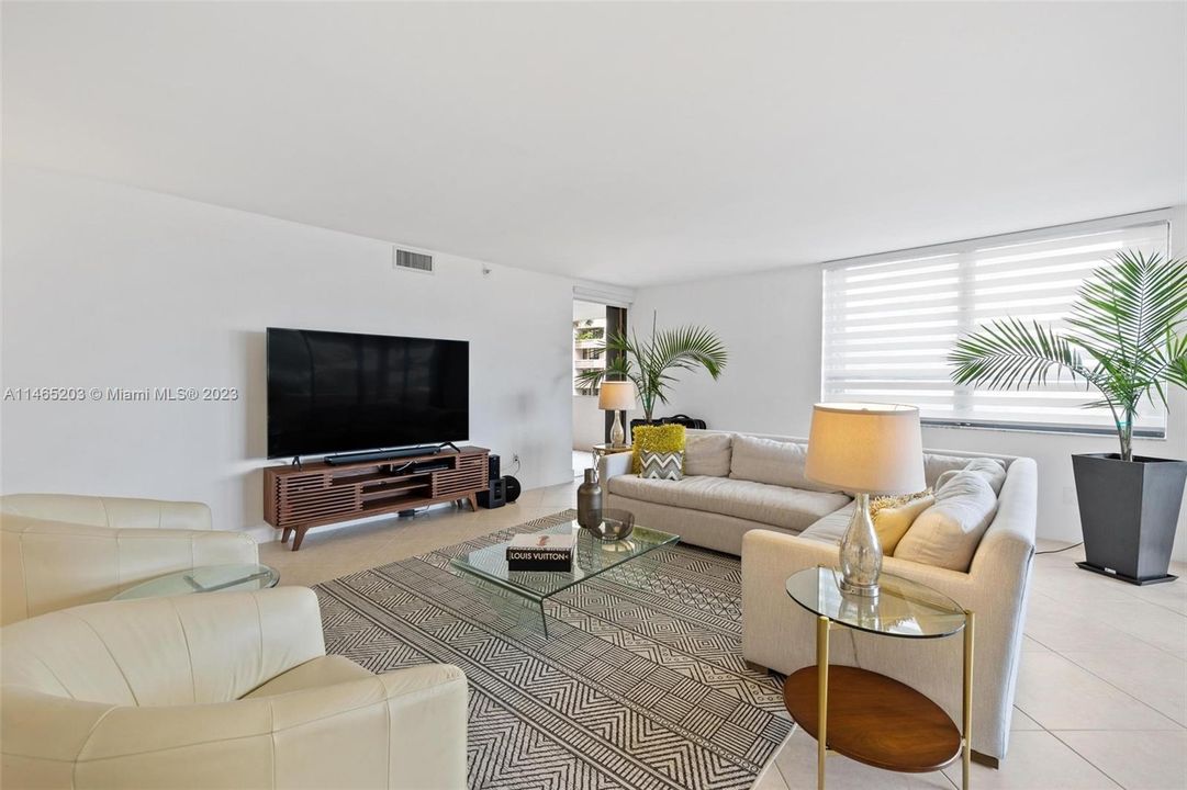 For Sale: $1,575,000 (2 beds, 2 baths, 2018 Square Feet)