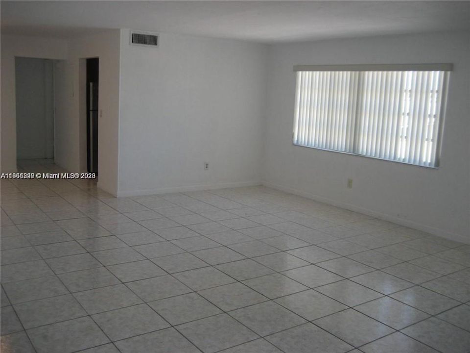 Recently Rented: $1,850 (1 beds, 1 baths, 1082 Square Feet)