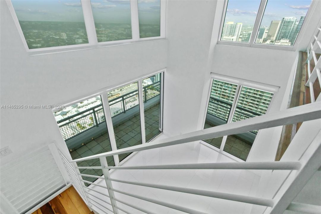 Recently Rented: $5,500 (2 beds, 2 baths, 1270 Square Feet)