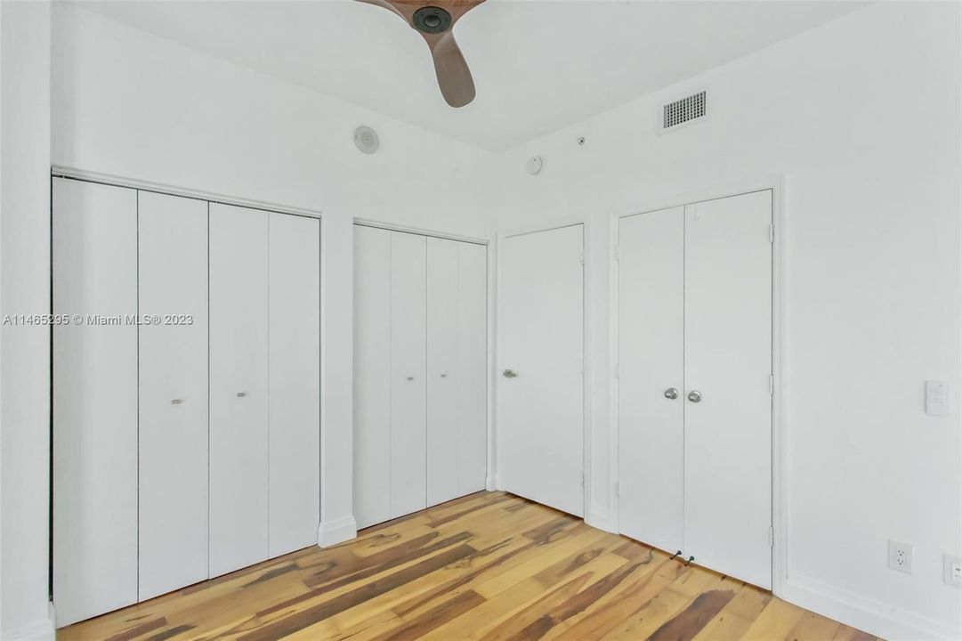 Recently Rented: $5,500 (2 beds, 2 baths, 1270 Square Feet)