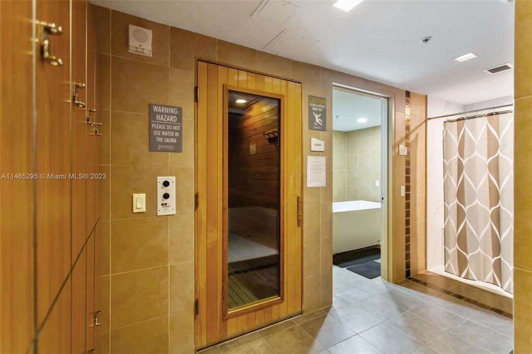 Recently Rented: $5,500 (2 beds, 2 baths, 1270 Square Feet)