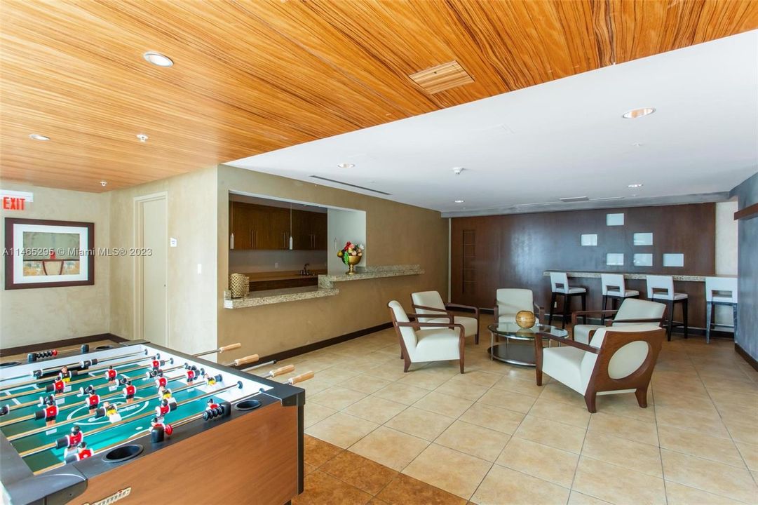 Recently Rented: $5,500 (2 beds, 2 baths, 1270 Square Feet)