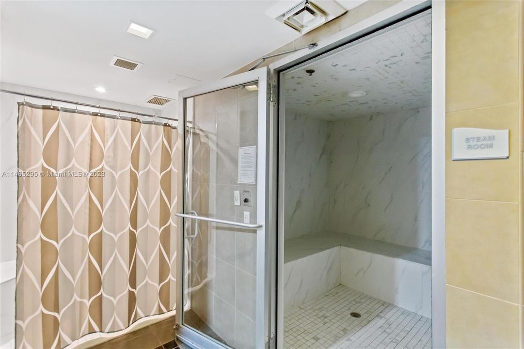 Recently Rented: $5,500 (2 beds, 2 baths, 1270 Square Feet)