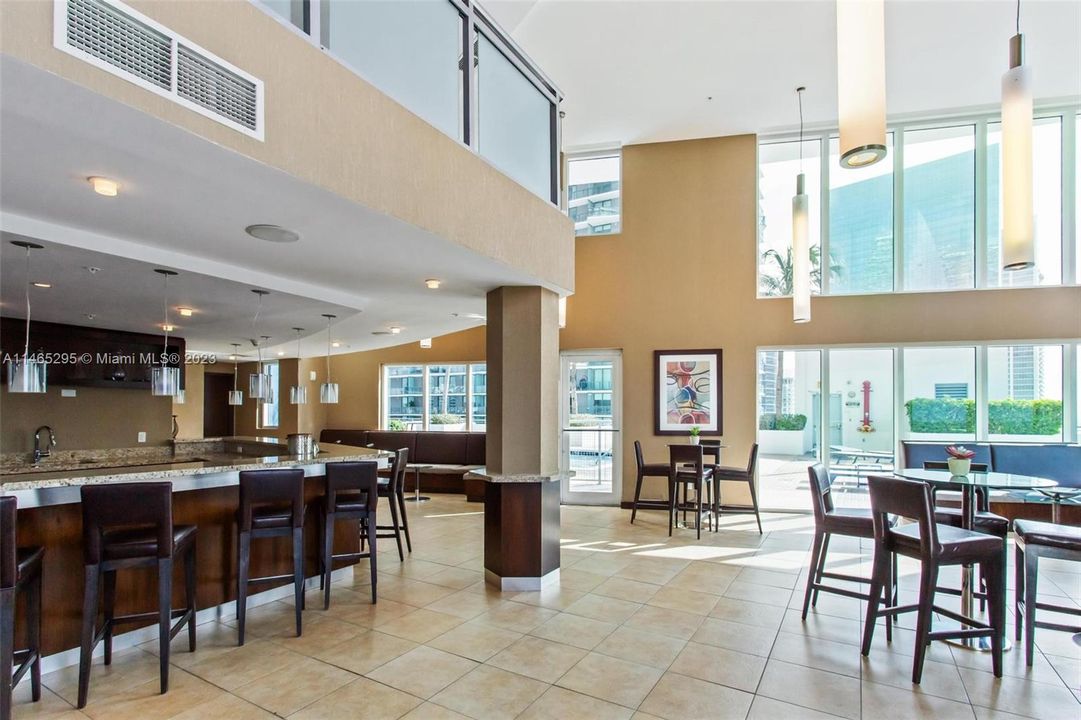 Recently Rented: $5,500 (2 beds, 2 baths, 1270 Square Feet)