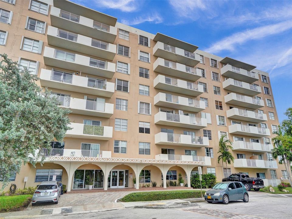 Recientemente alquilado: $2,500 (2 camas, 2 baños, 1178 Pies cuadrados)