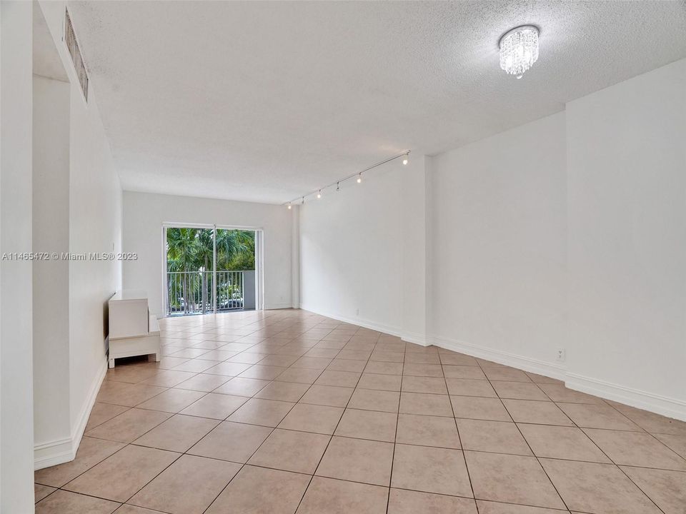 Recientemente alquilado: $2,500 (2 camas, 2 baños, 1178 Pies cuadrados)