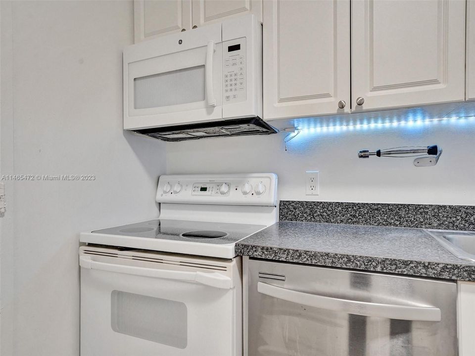 Recientemente alquilado: $2,500 (2 camas, 2 baños, 1178 Pies cuadrados)