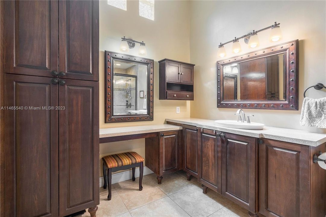 Недавно продано: $625,000 (3 спален, 2 ванн, 1537 Квадратных фут)