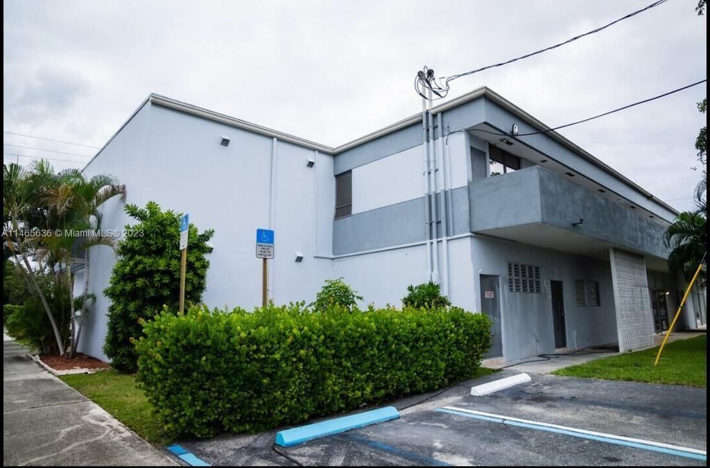 最近售出: $3,999,000 (0 贝兹, 0 浴室, 0 平方英尺)