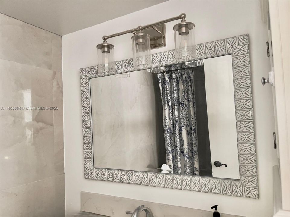 Recently Sold: $210,000 (2 beds, 2 baths, 985 Square Feet)