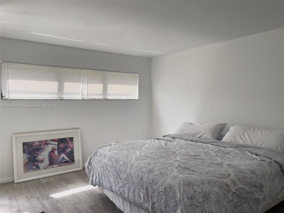 Recently Sold: $210,000 (2 beds, 2 baths, 985 Square Feet)