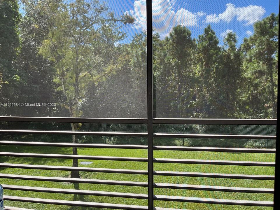 Recently Sold: $210,000 (2 beds, 2 baths, 985 Square Feet)