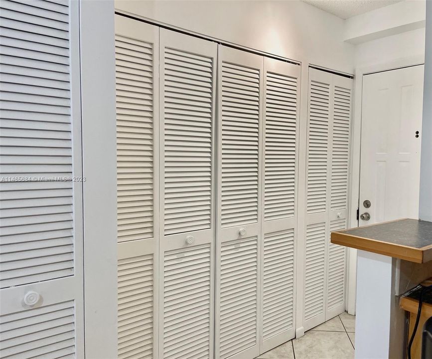 Recently Sold: $210,000 (2 beds, 2 baths, 985 Square Feet)