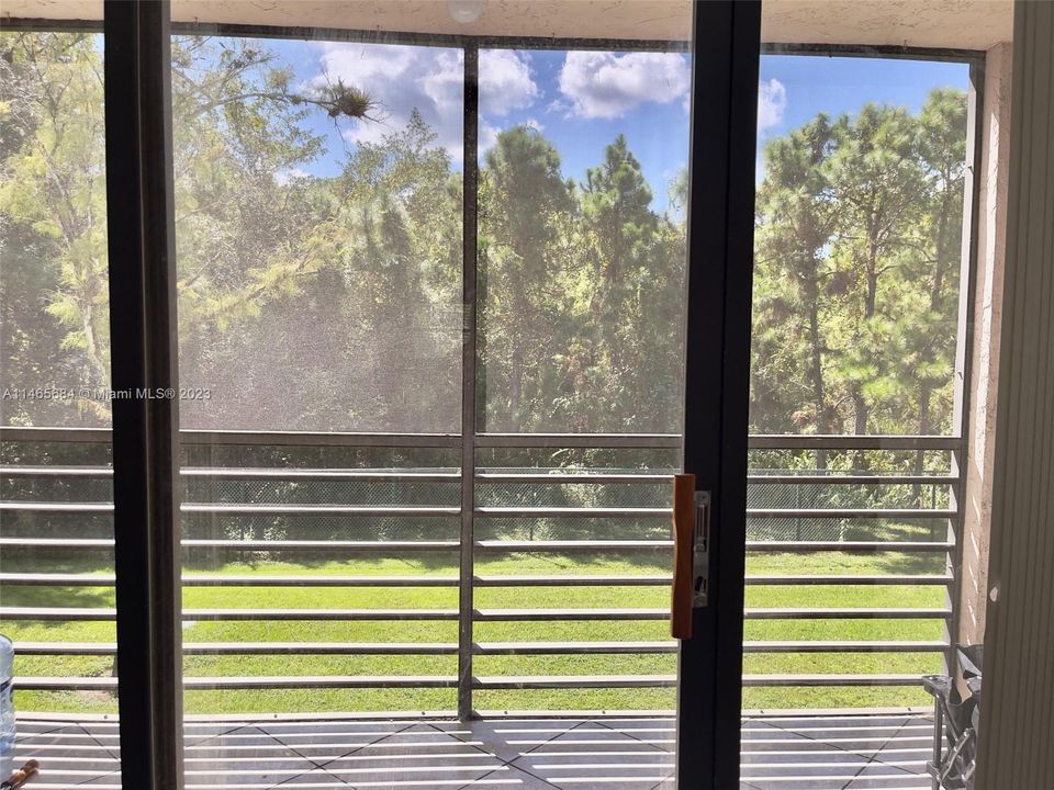 Recently Sold: $210,000 (2 beds, 2 baths, 985 Square Feet)