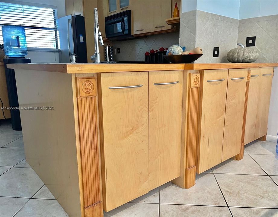 Recently Sold: $210,000 (2 beds, 2 baths, 985 Square Feet)