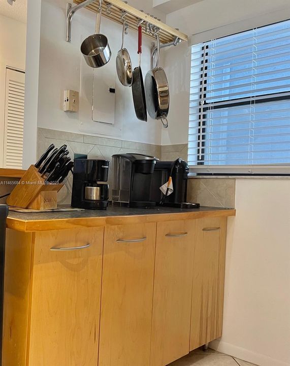 Recently Sold: $210,000 (2 beds, 2 baths, 985 Square Feet)