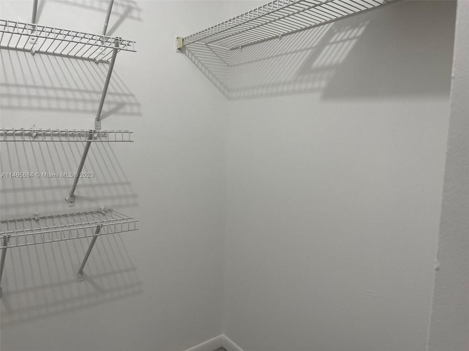 Recently Sold: $210,000 (2 beds, 2 baths, 985 Square Feet)