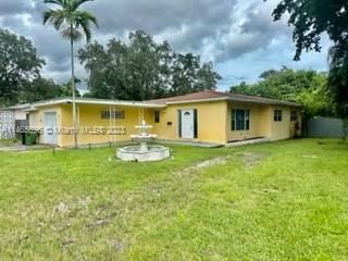 Recently Rented: $3,300 (3 beds, 2 baths, 1796 Square Feet)