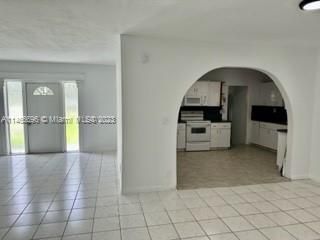 Recently Rented: $3,300 (3 beds, 2 baths, 1796 Square Feet)