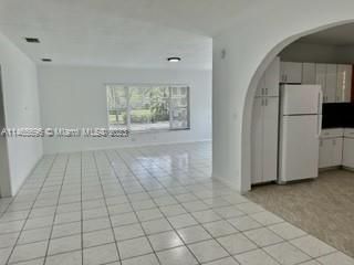 Recently Rented: $3,300 (3 beds, 2 baths, 1796 Square Feet)