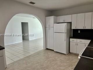 Recently Rented: $3,300 (3 beds, 2 baths, 1796 Square Feet)