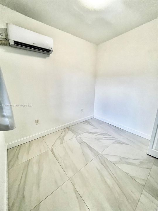 Recently Rented: $1,400 (1 beds, 1 baths, 400 Square Feet)