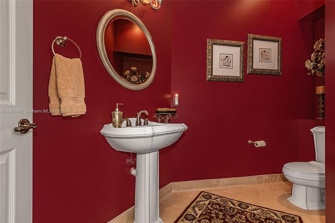 最近售出: $1,674,995 (6 贝兹, 4 浴室, 4578 平方英尺)