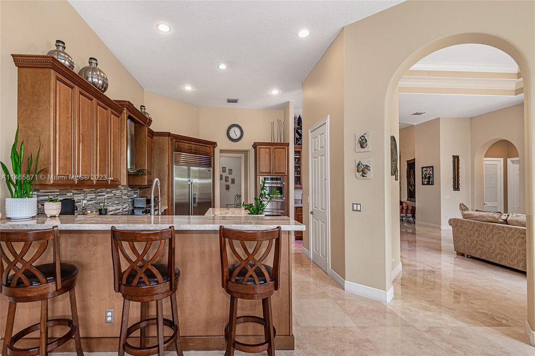 最近售出: $1,674,995 (6 贝兹, 4 浴室, 4578 平方英尺)