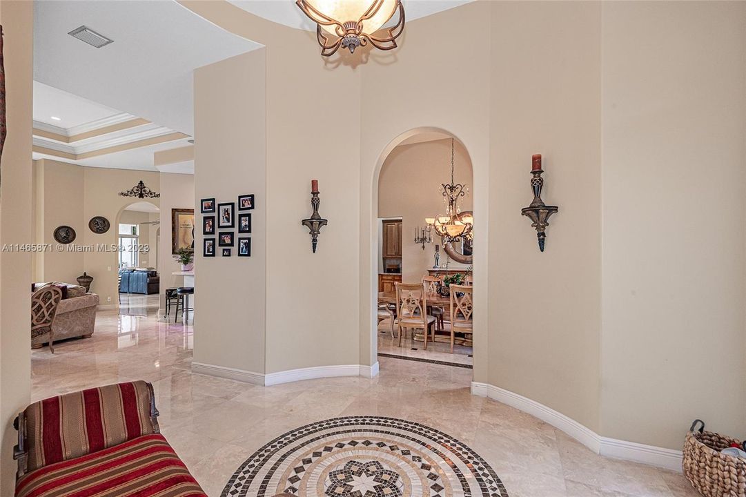 最近售出: $1,674,995 (6 贝兹, 4 浴室, 4578 平方英尺)