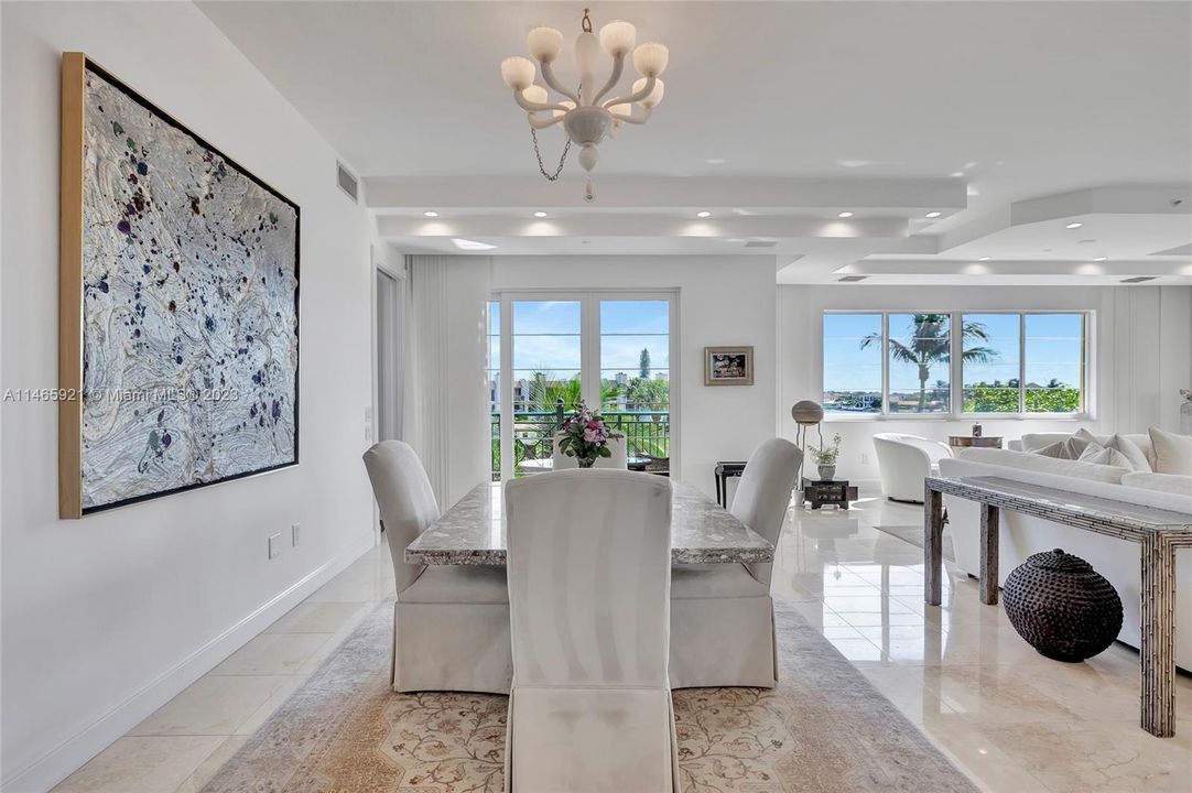 Recently Sold: $2,495,000 (3 beds, 3 baths, 3770 Square Feet)