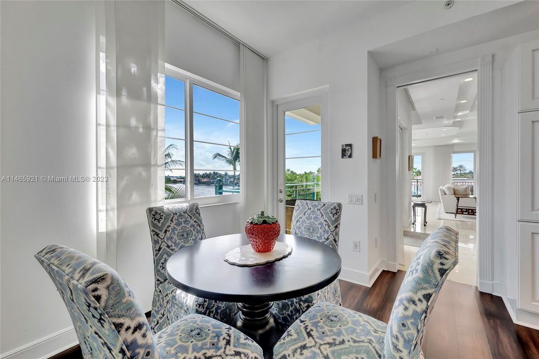 Recently Sold: $2,495,000 (3 beds, 3 baths, 3770 Square Feet)