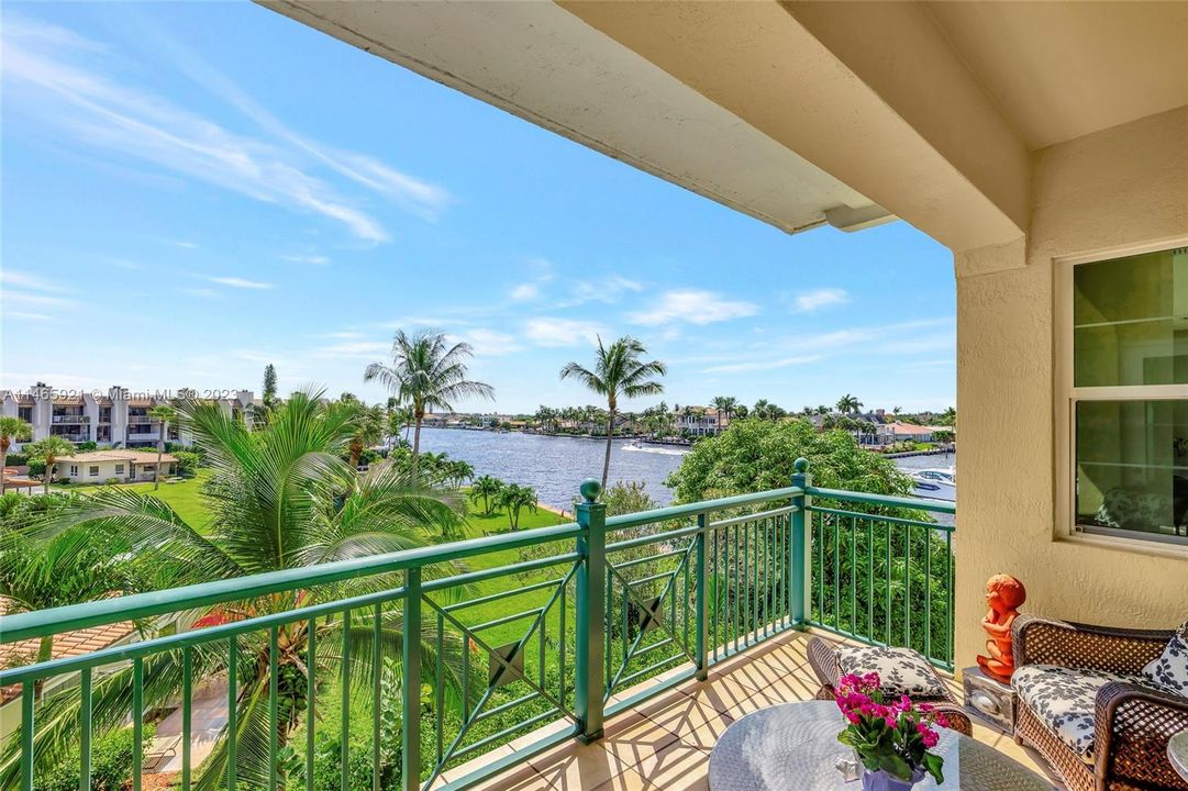 Recently Sold: $2,495,000 (3 beds, 3 baths, 3770 Square Feet)