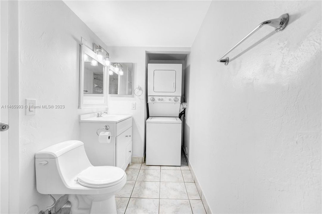 Recently Sold: $275,000 (2 beds, 2 baths, 898 Square Feet)