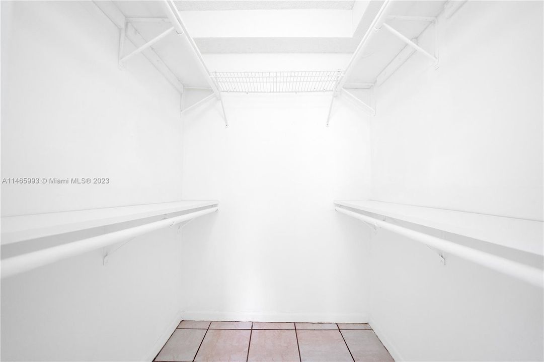 Recently Sold: $275,000 (2 beds, 2 baths, 898 Square Feet)