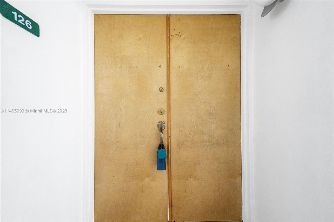 Recently Sold: $275,000 (2 beds, 2 baths, 898 Square Feet)