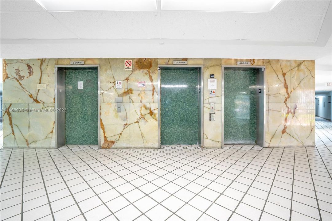 Recently Sold: $275,000 (2 beds, 2 baths, 898 Square Feet)