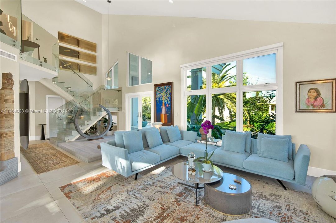 Step Into a Fabulous and Expansive Living Room, a Space that Defines Luxury and Comfort!