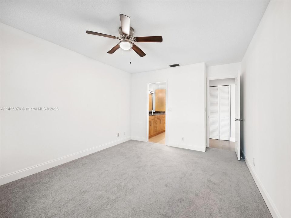 Recently Sold: $425,000 (2 beds, 2 baths, 1667 Square Feet)