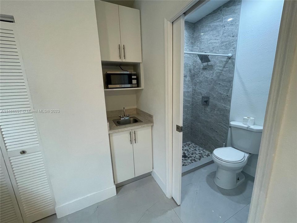 Recently Rented: $1,300 (0 beds, 1 baths, 1666 Square Feet)