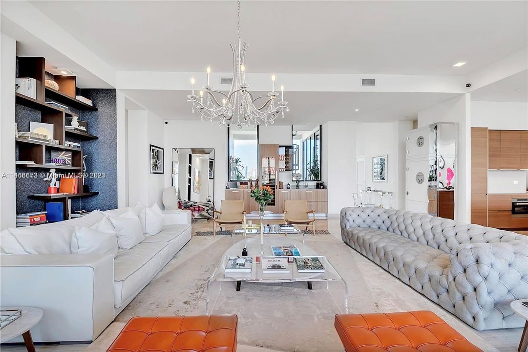 Recently Sold: $5,950,000 (5 beds, 5 baths, 3886 Square Feet)