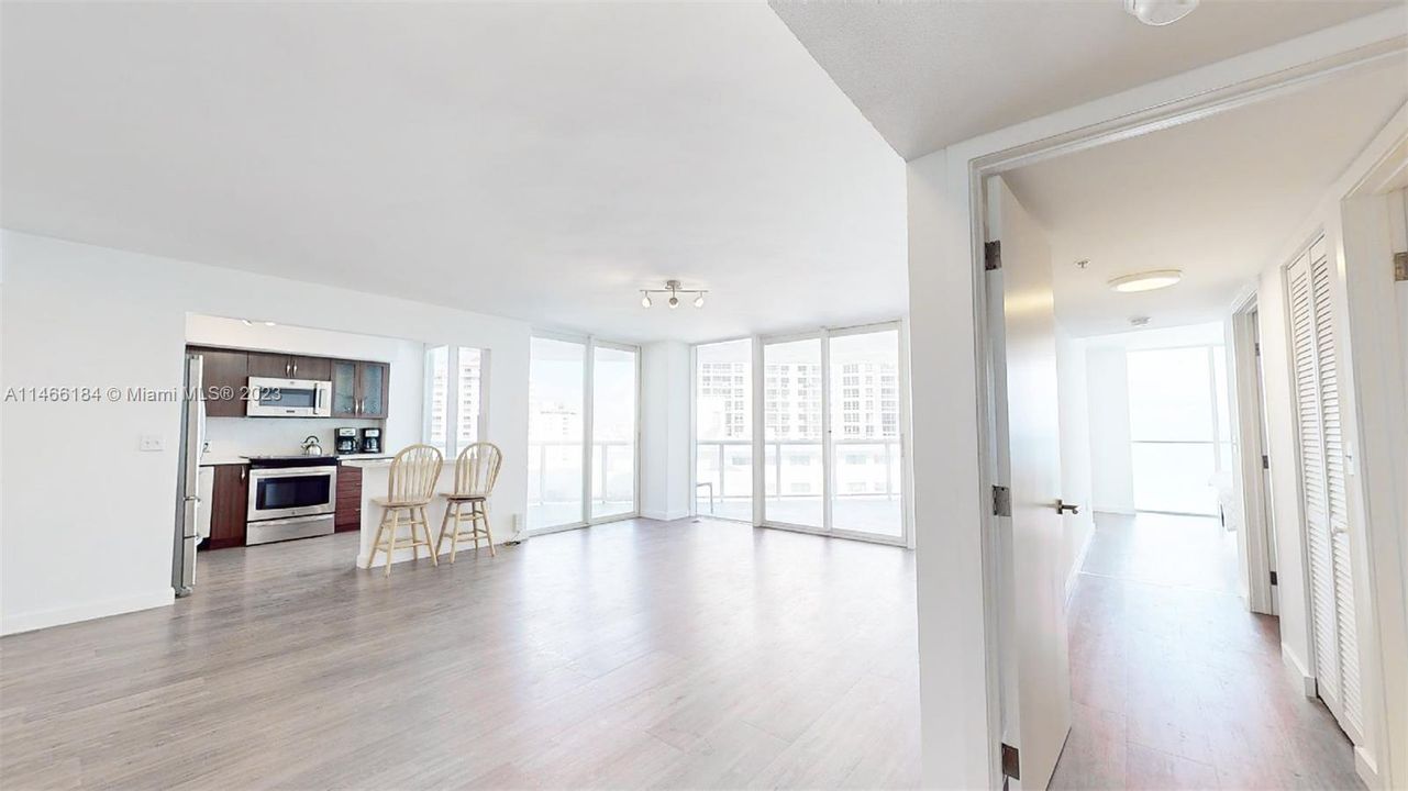 Vendido Recientemente: $1,030,000 (2 camas, 2 baños, 1250 Pies cuadrados)