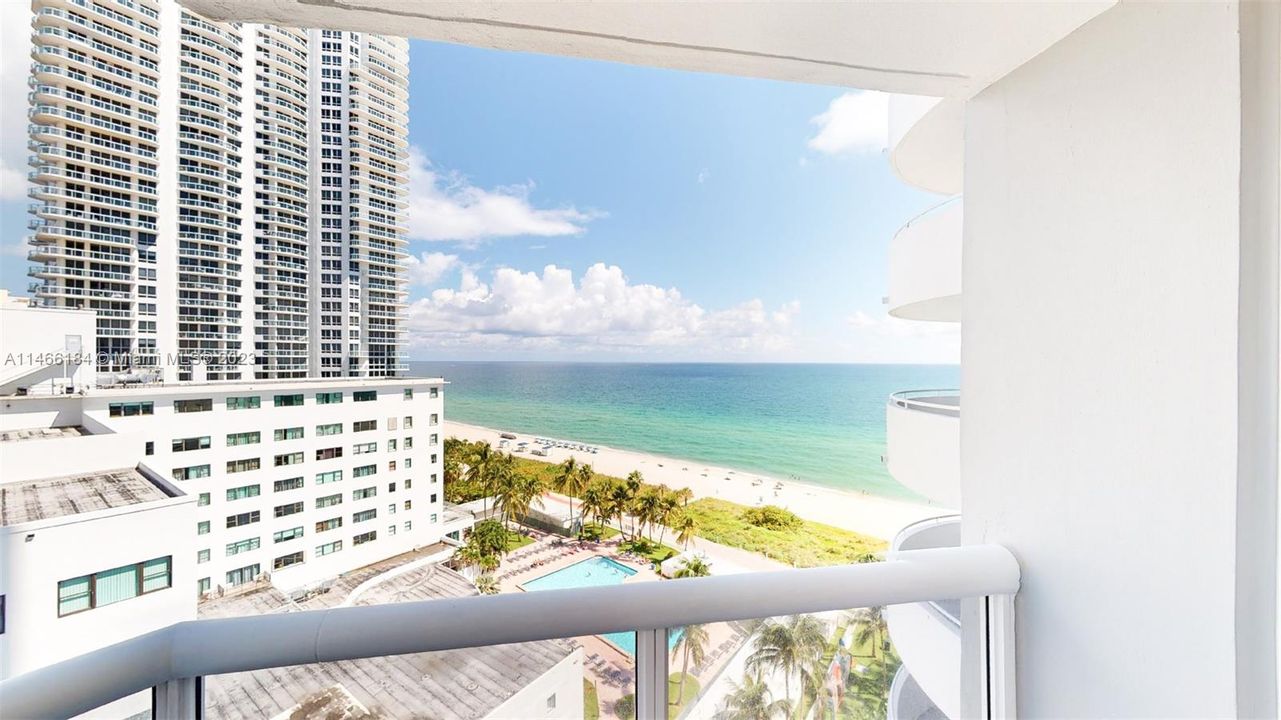 Vendido Recientemente: $1,030,000 (2 camas, 2 baños, 1250 Pies cuadrados)